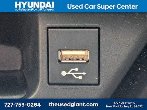 Used 2020 Toyota C-HR XLE FWD image 21