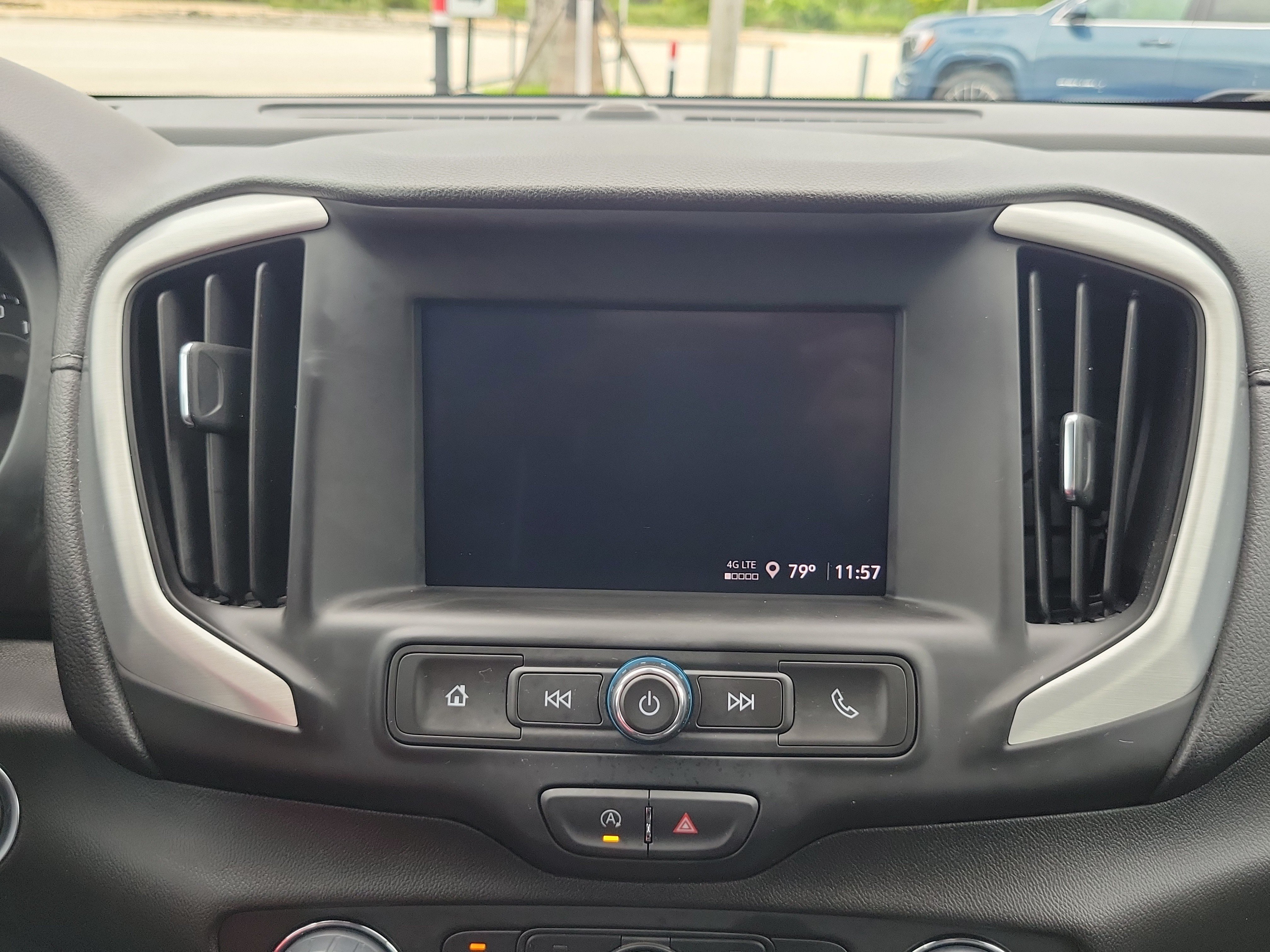 Used 2024 GMC Terrain SLE w/ Driver Convenience Package FWD image 21