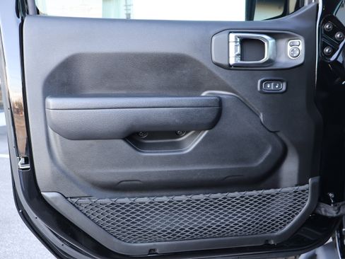 Used 2023 Jeep Gladiator Mojave w/ Trailer Tow Package image 12