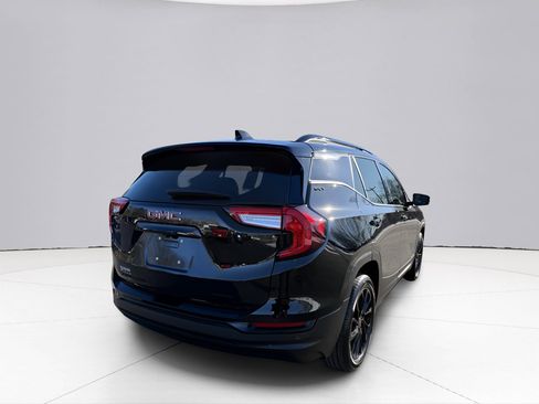 Used 2023 GMC Terrain SLT w/ Infotainment Package II image 11