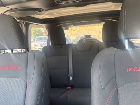 Used 2022 Jeep Wrangler Unlimited Rubicon AWD/4WD image 16