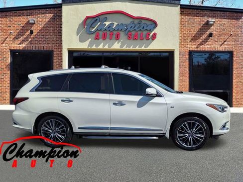 Used 2017 INFINITI QX60 w/ Deluxe Technology Package image 3