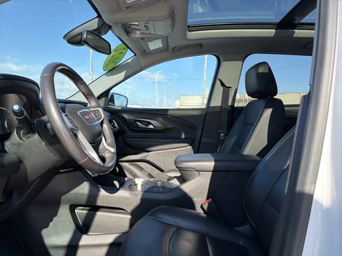 Used 2022 GMC Terrain SLT w/ Tech Package image 12