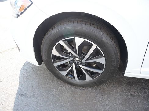 Used 2024 Volkswagen Jetta S image 33