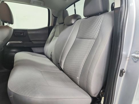 Used 2022 Toyota Tacoma SR5 RWD image 11