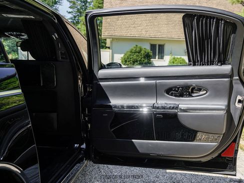 Used 2009 Maybach 62 S RWD image 59