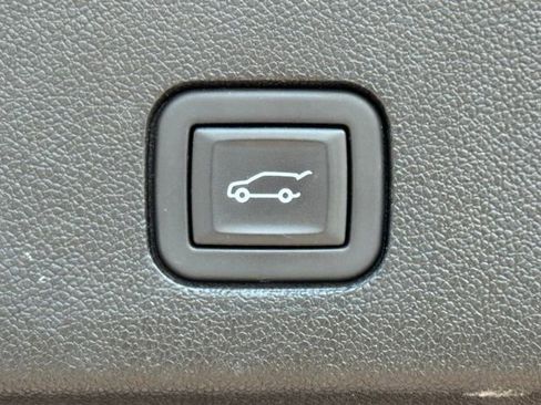 Certified 2024 Cadillac XT6 Premium Luxury w/ Platinum Package image 38