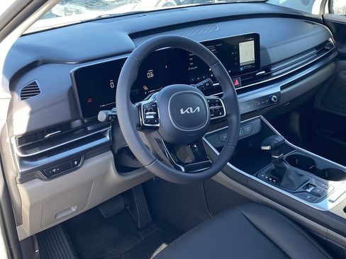 New 2026 Kia Carnival FWD image 12