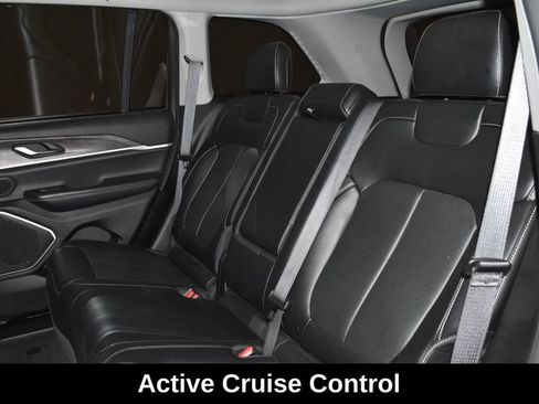 Used 2022 Jeep Grand Cherokee Limited 4xe w/ Luxury Tech Group II AWD/4WD image 30