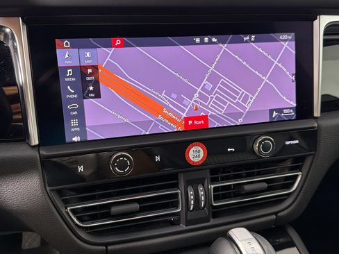Certified 2024 Porsche Macan Turbo AWD/4WD image 19