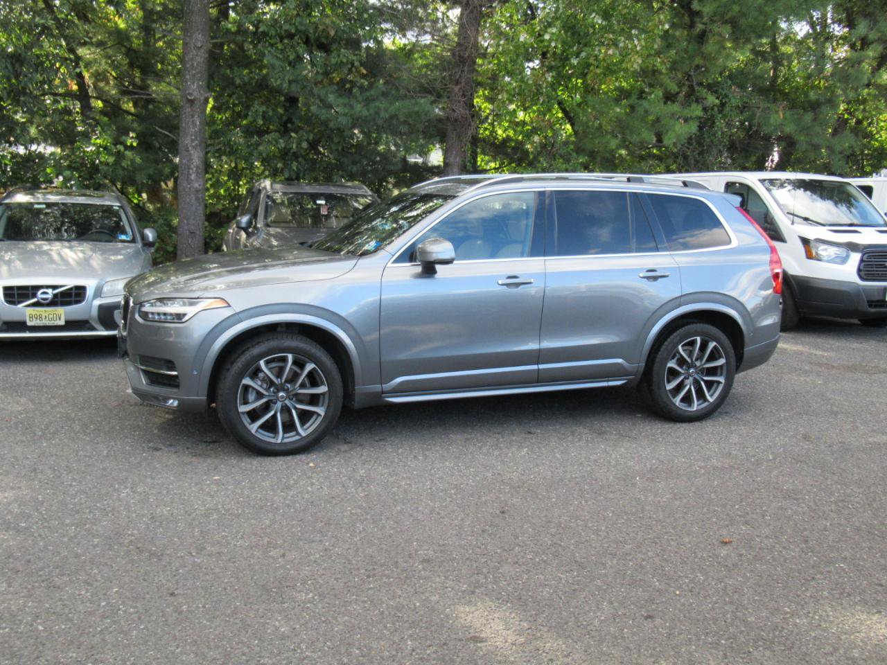 Used 2017 Volvo XC90 T6 Momentum w/ Vision Package AWD/4WD image 2
