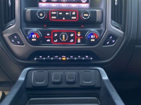 Used 2015 GMC Sierra 2500 Denali w/ Duramax Plus Package image 10