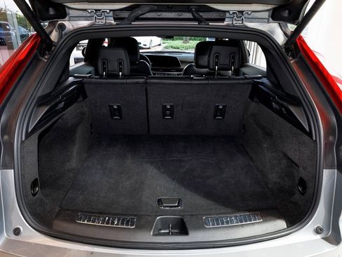 Used 2025 Cadillac XT4 Premium Luxury image 30