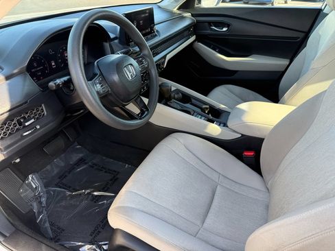 Used 2025 Honda Accord SE image 12