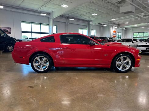 Used 2007 Ford Mustang GT Premium RWD image 9