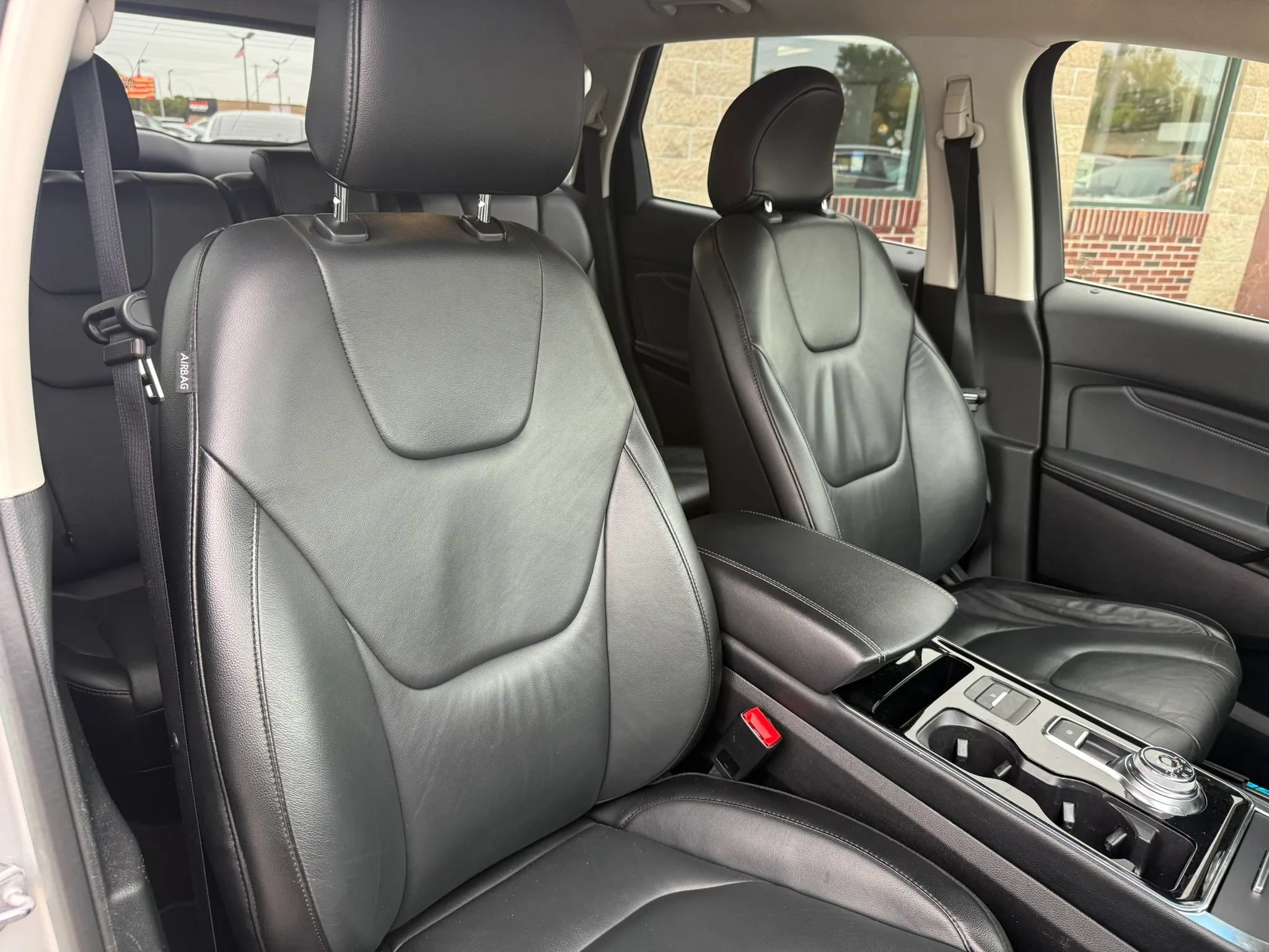 Used 2019 Ford Edge Titanium FWD image 35