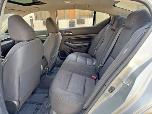 Used 2022 Nissan Altima 2.5 SV FWD image 35