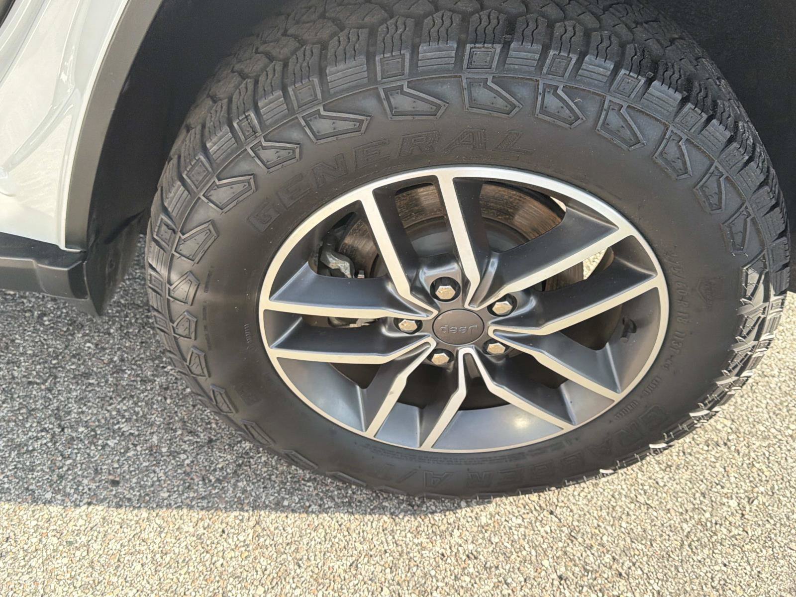 Used 2021 Jeep Grand Cherokee Limited RWD image 10