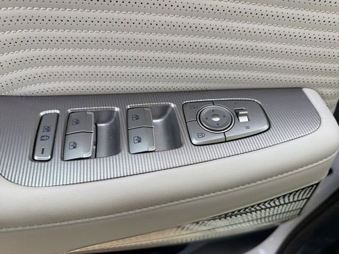 Used 2024 Hyundai Palisade Calligraphy image 12