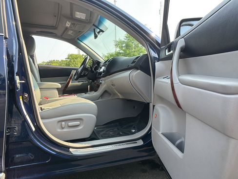Used 2013 Toyota Highlander Limited AWD/4WD image 15