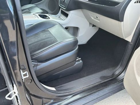 Used 2019 Dodge Grand Caravan SXT w/ Driver Convenience Group FWD image 75