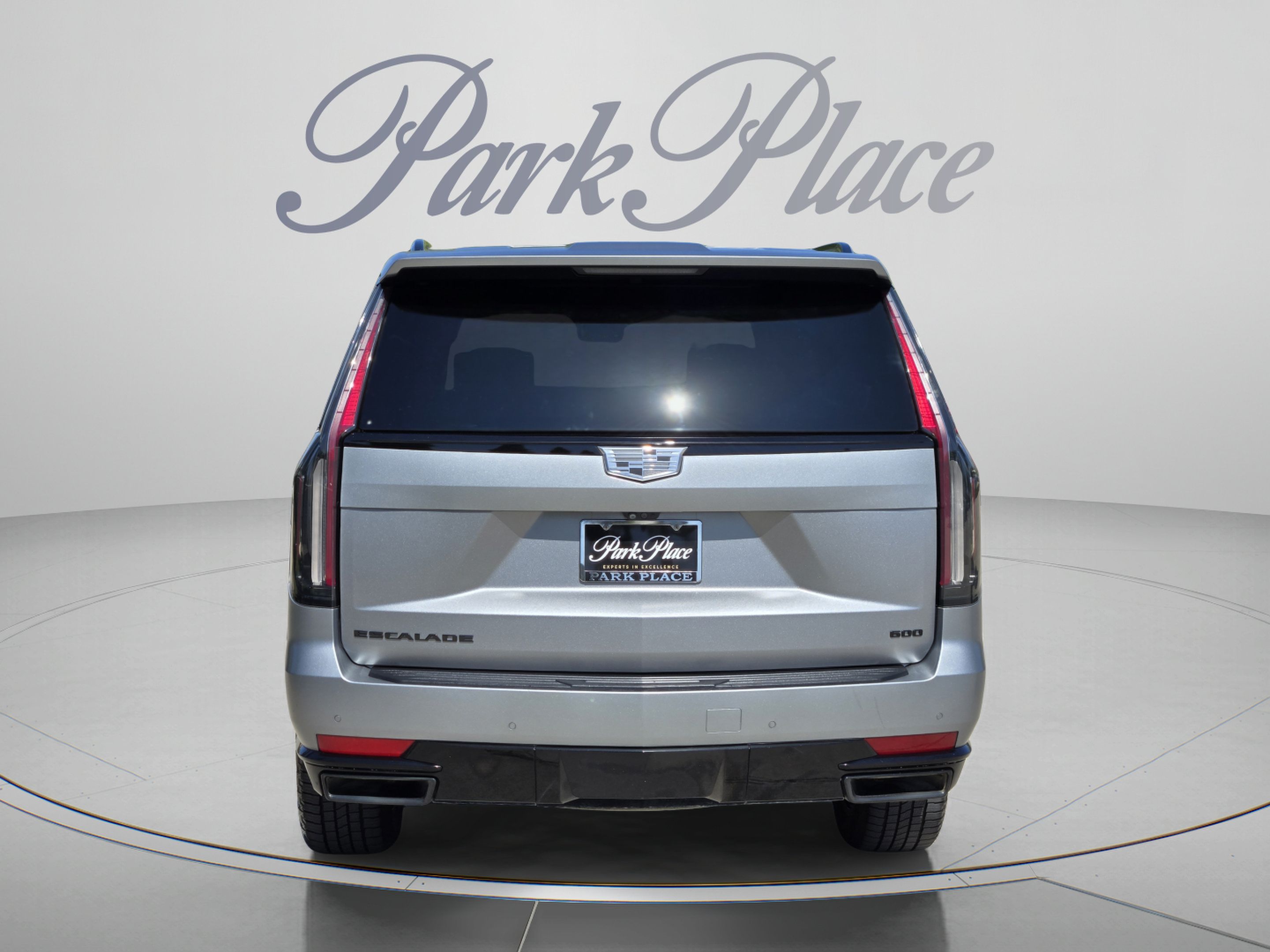 Used 2023 Cadillac Escalade ESV Sport Platinum w/ LPO, ONYX Package AWD/4WD image 4