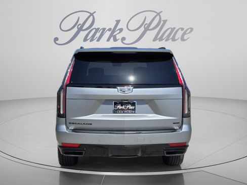 Used 2023 Cadillac Escalade ESV Sport Platinum w/ LPO, ONYX Package AWD/4WD image 4