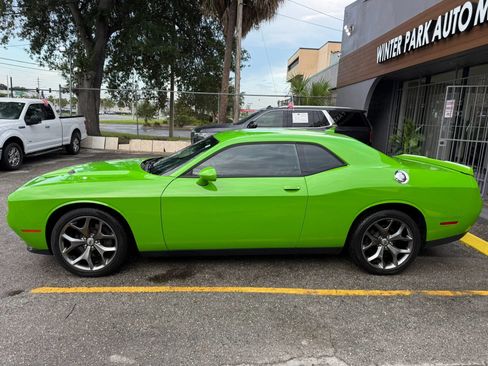 Used 2017 Dodge Challenger SXT Plus RWD image 4