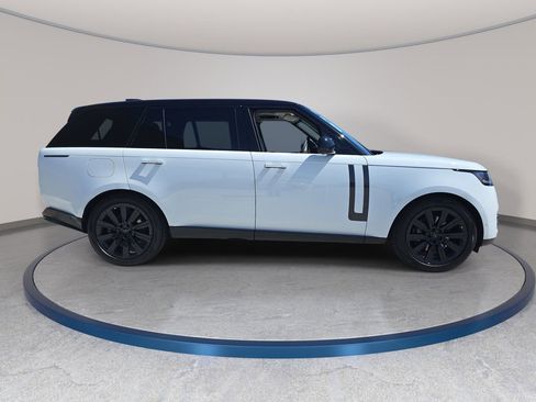 New 2026 Land Rover Range Rover Long Wheelbase SE AWD/4WD image 4