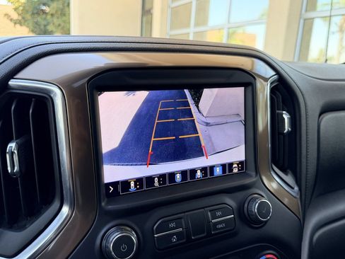 Certified 2020 Chevrolet Silverado 1500 High Country w/ Technology Package AWD/4WD image 19