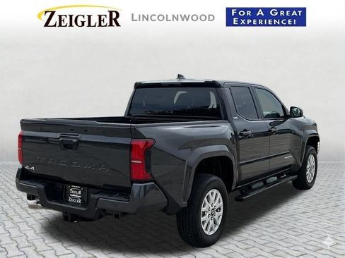Used 2025 Toyota Tacoma SR5 AWD/4WD image 6