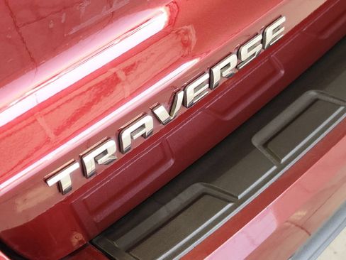 Used 2017 Chevrolet Traverse LT FWD image 8
