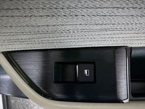 Used 2023 Nissan Rogue SV FWD image 31