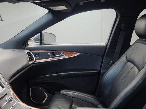 Used 2020 Lincoln Nautilus Reserve w/ Equipment Group 201A image 12