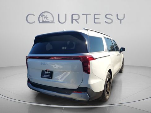 New 2026 Kia Carnival EX FWD image 4