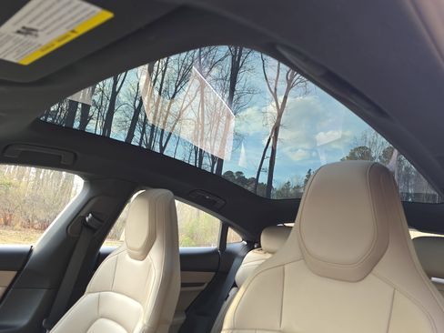 Used 2021 Porsche Taycan image 29