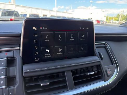 Certified 2024 GMC Yukon SLT w/ SLT Premium Package AWD/4WD image 13