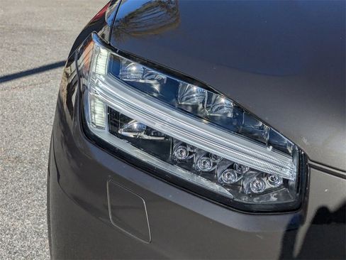 Certified 2024 Volvo XC90 T8 Plus w/ Protection Package Premier image 10