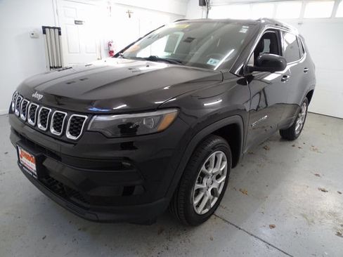 Certified 2024 Jeep Compass Latitude w/ Sun and Sound Group image 19