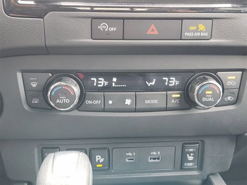 Used 2024 Nissan Frontier SL w/ Technology Package image 19