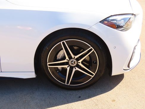 Used 2022 Mercedes-Benz C 300 4MATIC Sedan image 9