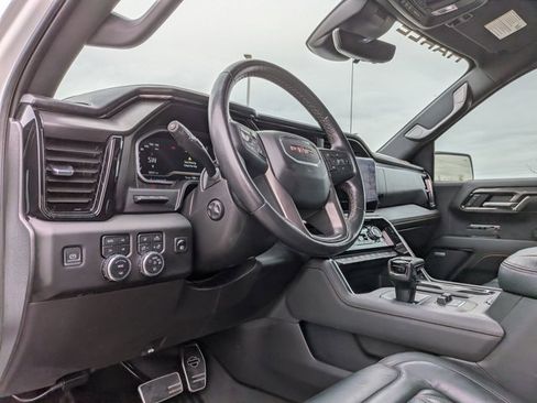 Used 2022 GMC Sierra 1500 AT4 w/ AT4 Premium Package image 9