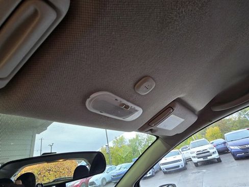 Used 2016 Nissan Versa Note SV image 21