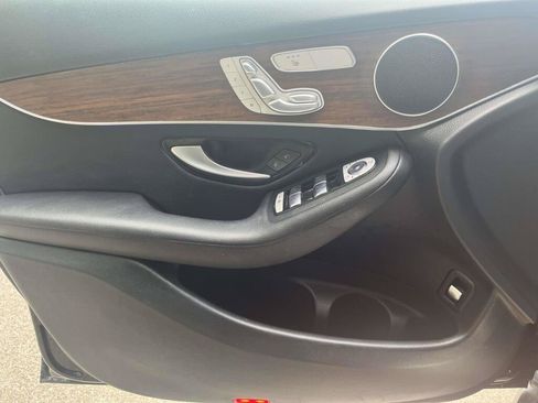 Used 2022 Mercedes-Benz GLC 300 4MATIC image 28