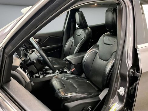 Used 2019 Jeep Cherokee Limited AWD/4WD image 21