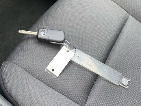 Used 2023 Toyota Corolla LE image 24