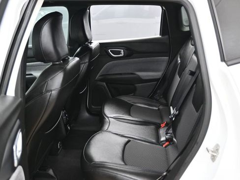 Used 2024 Jeep Compass Latitude AWD/4WD image 33
