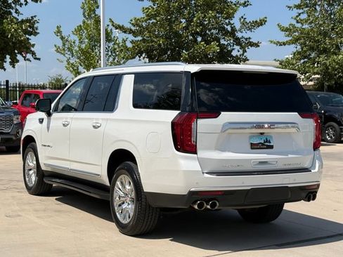 Used 2022 GMC Yukon XL Denali AWD/4WD image 7