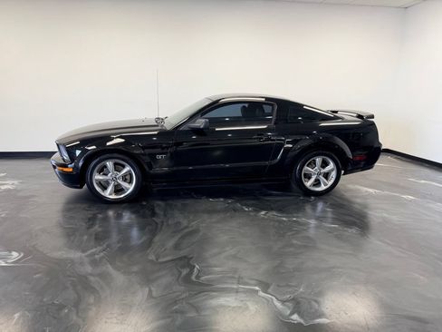 Used 2006 Ford Mustang GT RWD image 17
