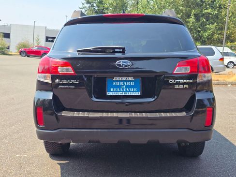 Used 2013 Subaru Outback 3.6R Limited AWD/4WD image 5
